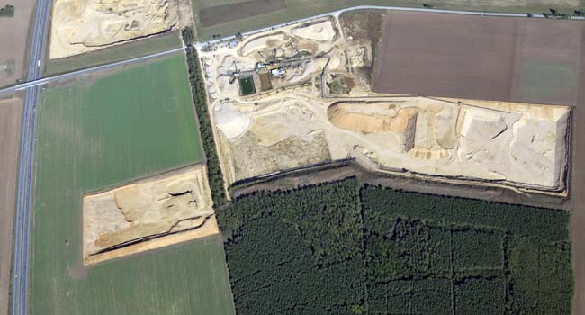letecký snímek těžebny Ledce